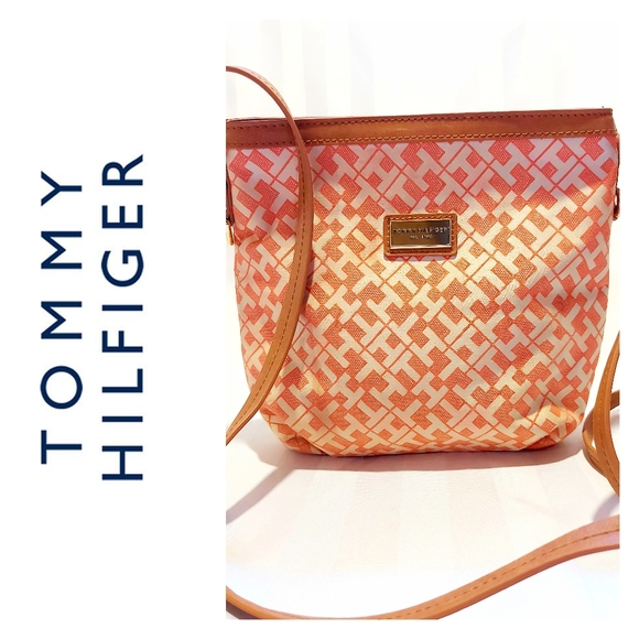 Tommy Hilfiger Handbags - TOMMY HILFIGER CROSSBODY BAG
